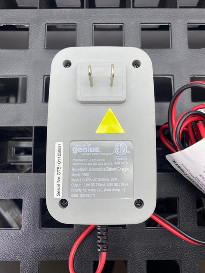 Cargador y Mantenedor de Batería NOCO Genius G750 para 6V/12V - 0.75 Amp