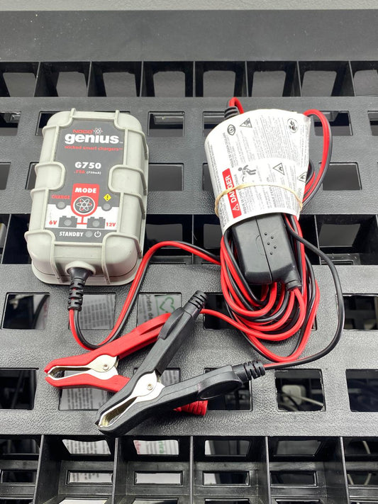 Cargador y Mantenedor de Batería NOCO Genius G750 para 6V/12V - 0.75 Amp