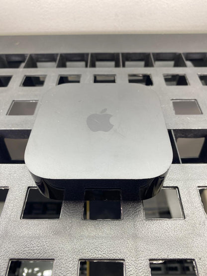 Apple TV 4K 3ra Generación 128GB A2843 c/ cable HDMI y control