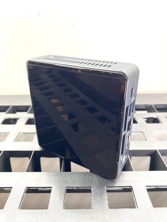Desktop Intel NUC7i5BNKP Core i5-7260U 16GB RAM 256GB M.2 SSD WINDOWS 11 PRO c/ adaptador