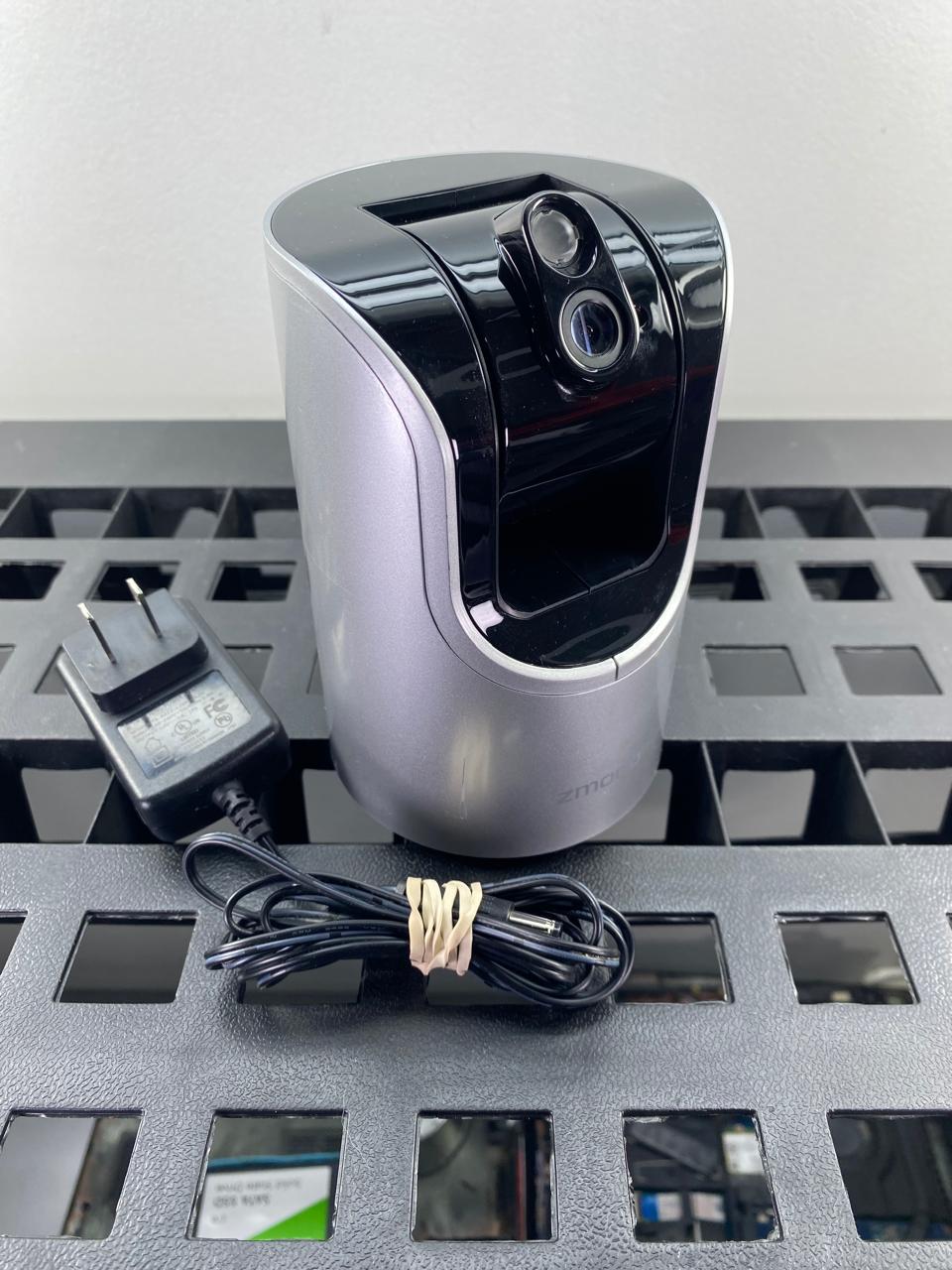 Cámara de seguridad WiFi Original Zmodo Smart Pan Tilt ZH-IZV15-WAC 720p Giratoria