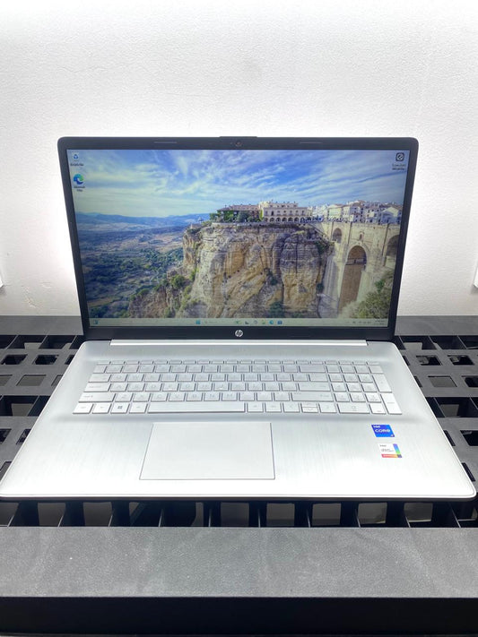Laptop HP 17-cn2165cl 17.3" 1600x900 (HD+) Core i7-1255U 16GB RAM DDR4 256GB NVMe SSD + 500GB HDD WINDOWS 11 HOME c/ cargador