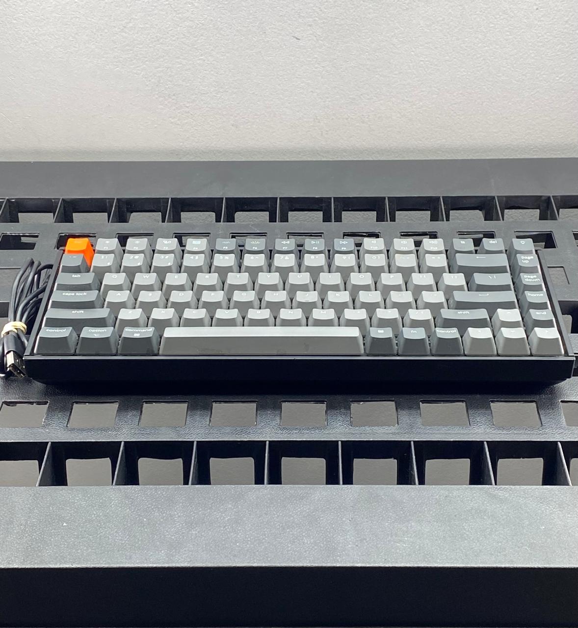 Teclado Mecánico Keychron K2 c/ Cable USB-C Retroiluminado