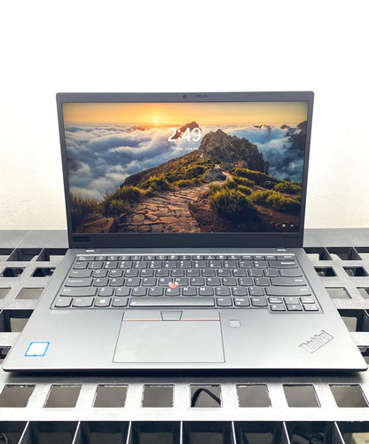 Laptop Lenovo ThinkPad X1 Carbon 14" 1920x1080 (FHD) Core i7-8665U 16GB RAM LPDDR3 256GB M.2 SSD WINDOWS 11 PRO c/ cargador