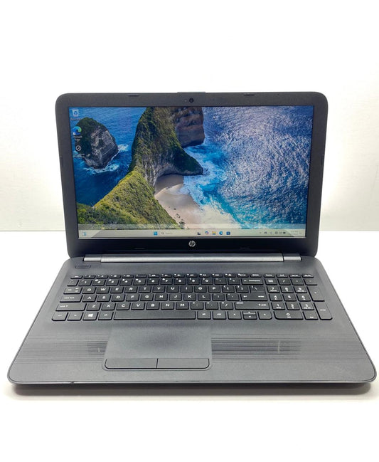 Laptop HP 15-ba009dx 15.6" 1366x768 (HD) A6-7310 16GB RAM DDR3L 128GB SSD WINDOWS 11 HOME c/ cargador