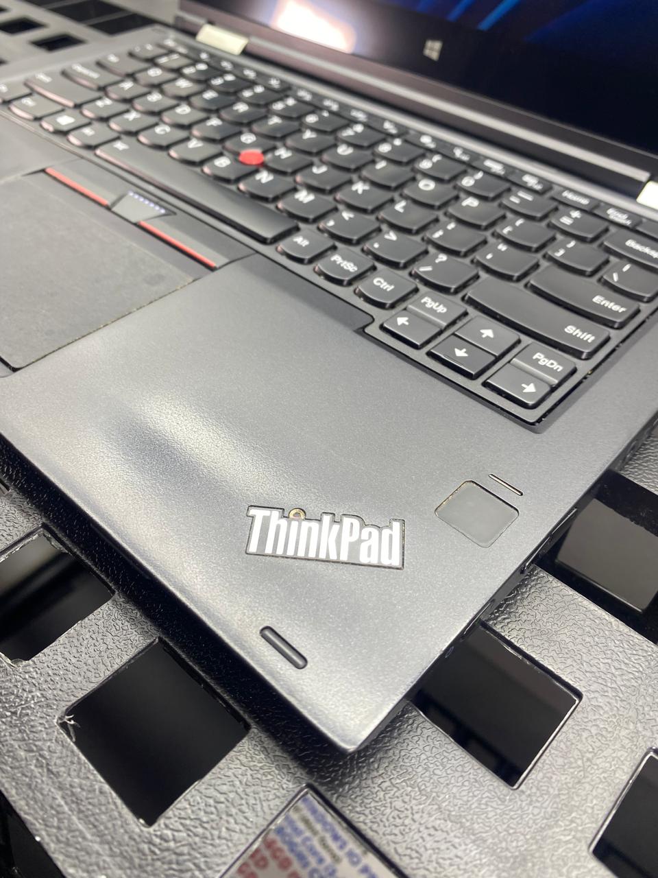 Laptop Lenovo ThinkPad Yoga 260 12.5" Core i5-6300U 16GB RAM 256GB M.2 SSD WINDOWS 11 PRO c/cargador